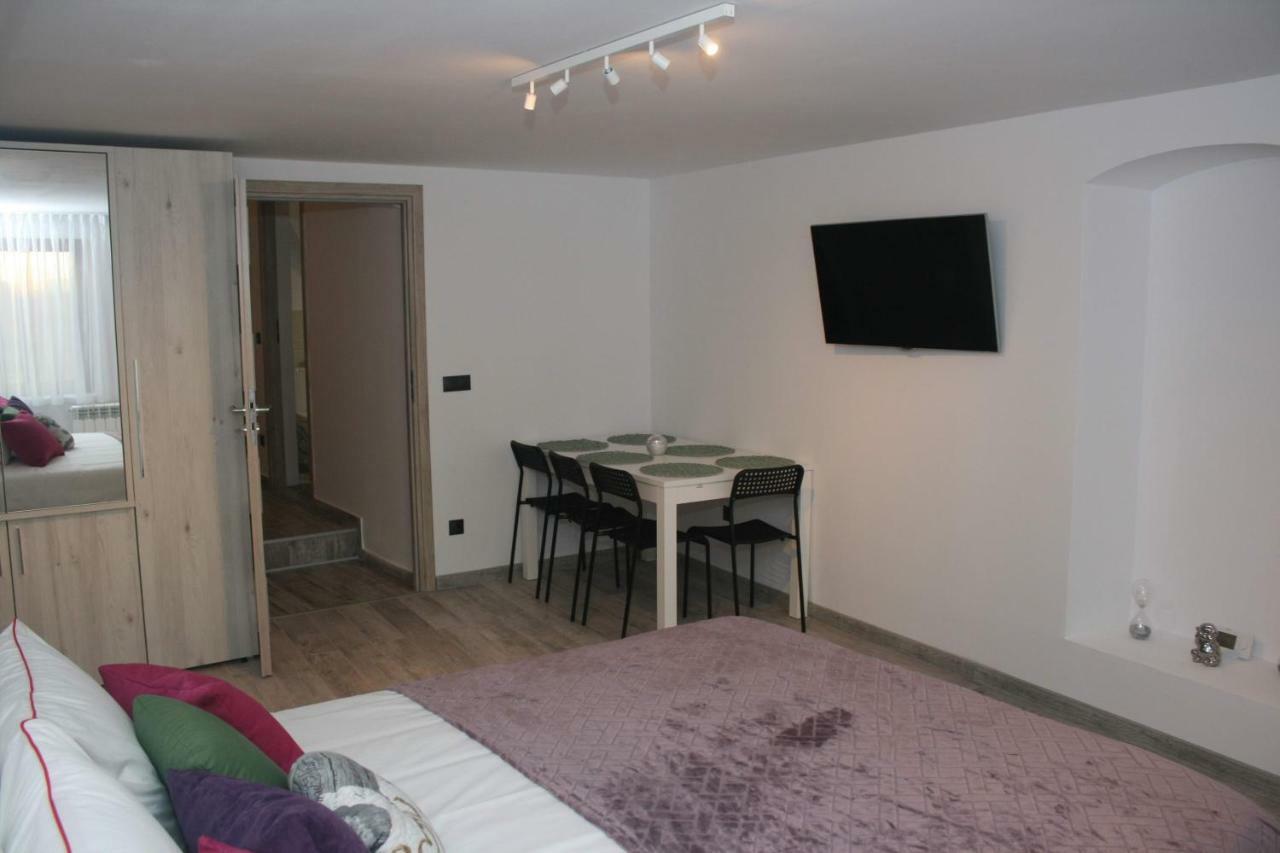 סיביו Amedeea'S Apartment מראה חיצוני תמונה