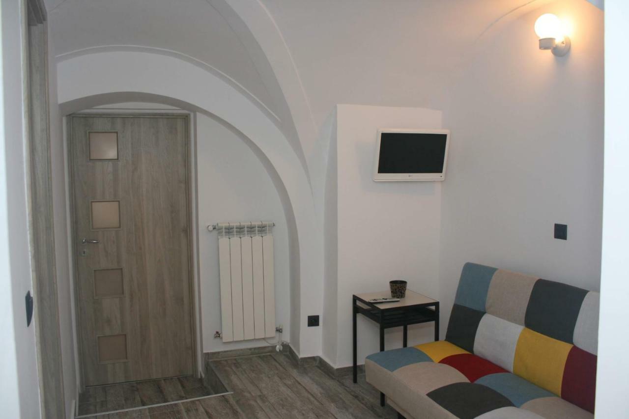 סיביו Amedeea'S Apartment מראה חיצוני תמונה